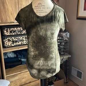Yogo Green Tie Dye Workout Tee - Medium